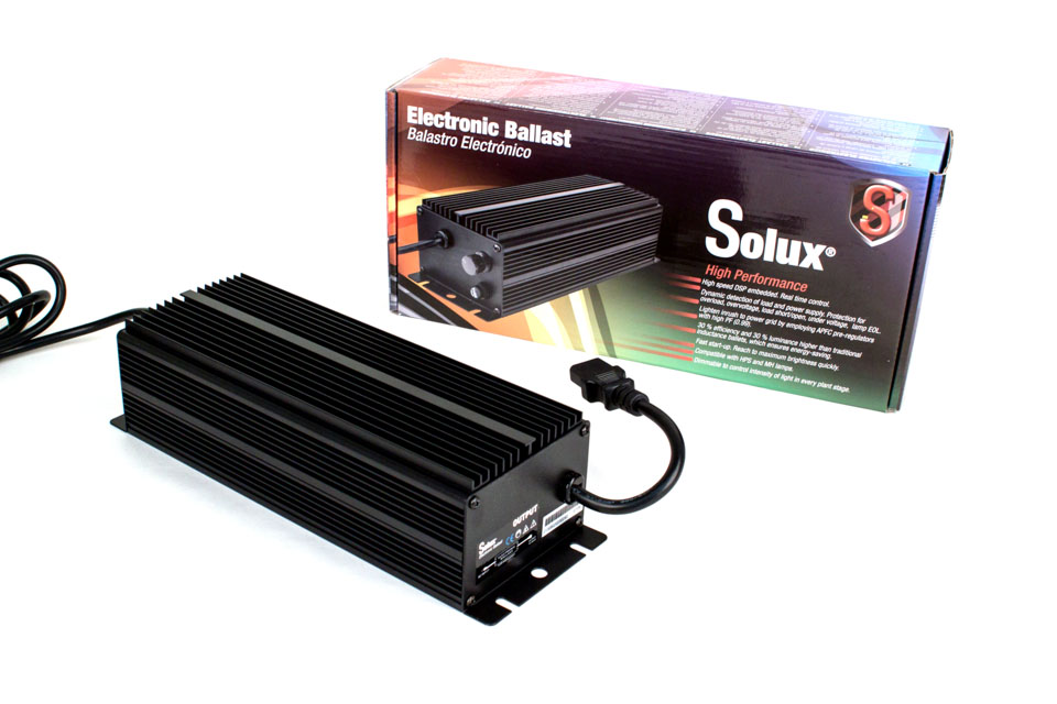 Digitaalinen virtalähde Solux 300-600W