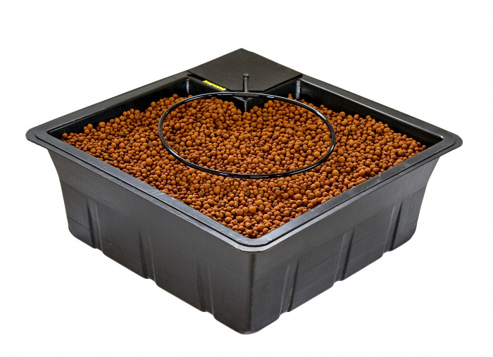 Vesiviljelyjärjestelmä Nutriculture Flo-Gro 520 käytetty