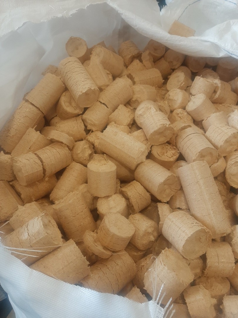 Polttobriketti pyöreä 500-560kg NOUTO ÄÄNEKOSKI